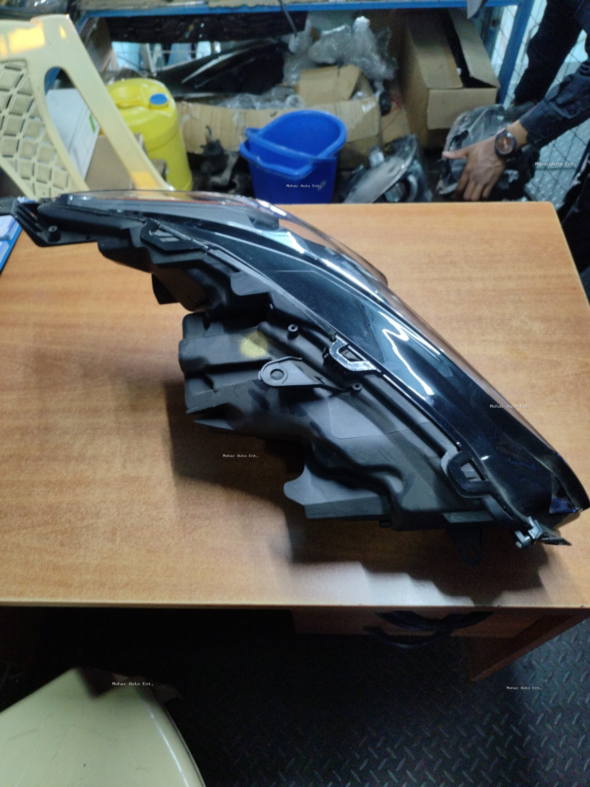 Toyota Lexus NX200t 2018 Headlight - Image 2