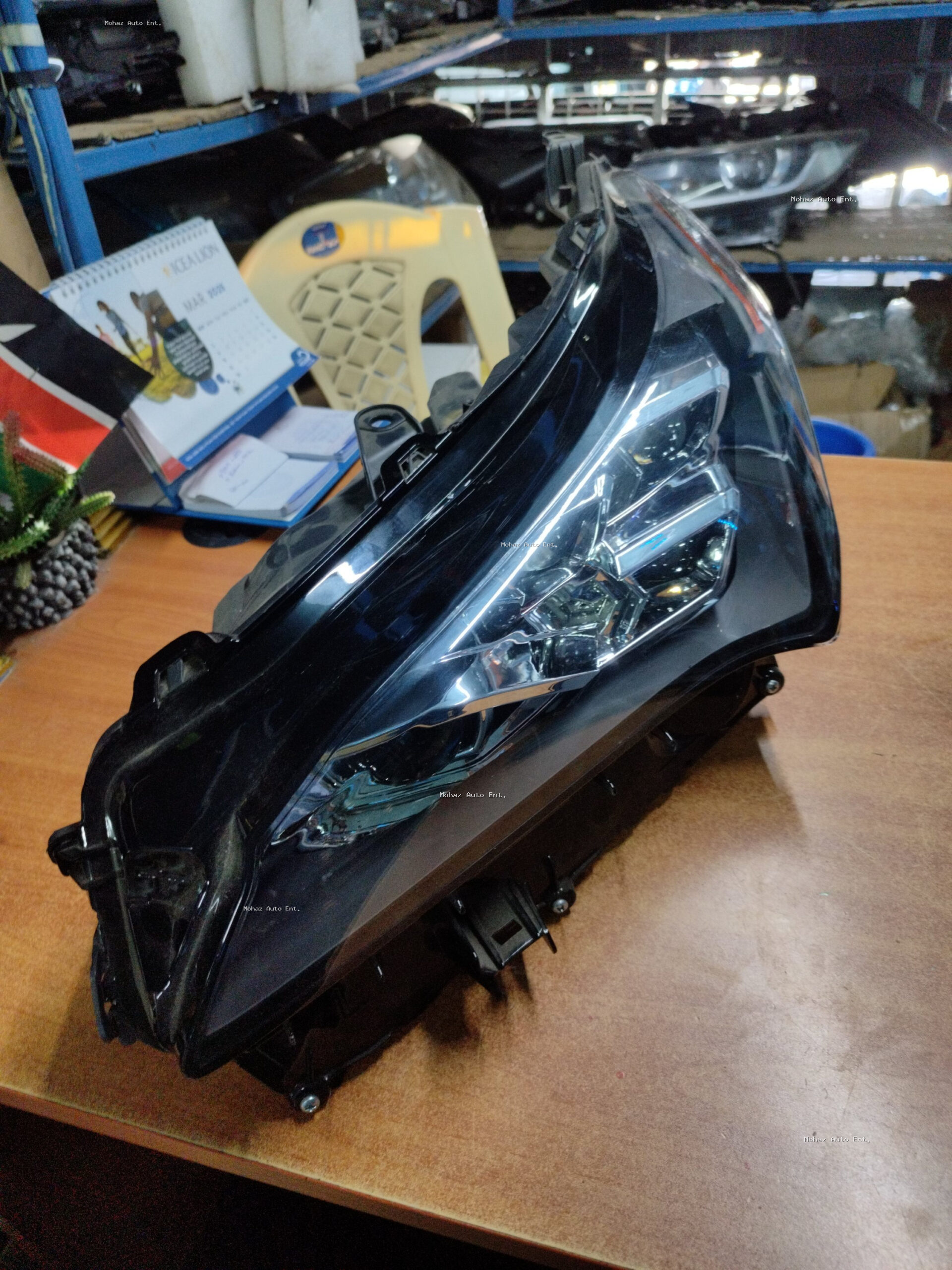 Toyota Lexus NX200t 2018 Headlight - Image 3