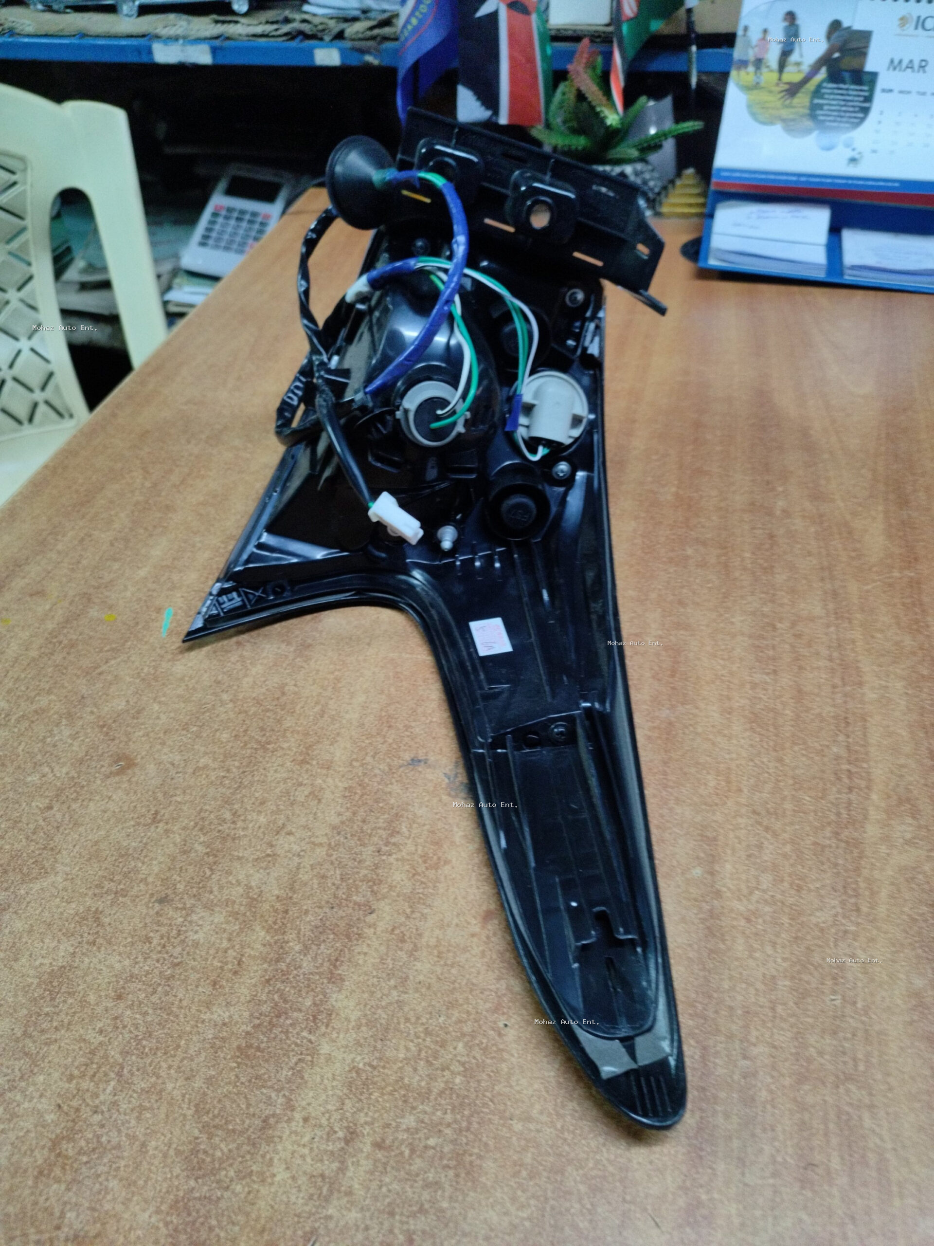 Toyota Lexus Nx-200t 2018 Taillight - Image 3