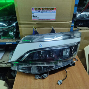 Toyota Voxy 2018 xenon Headlight