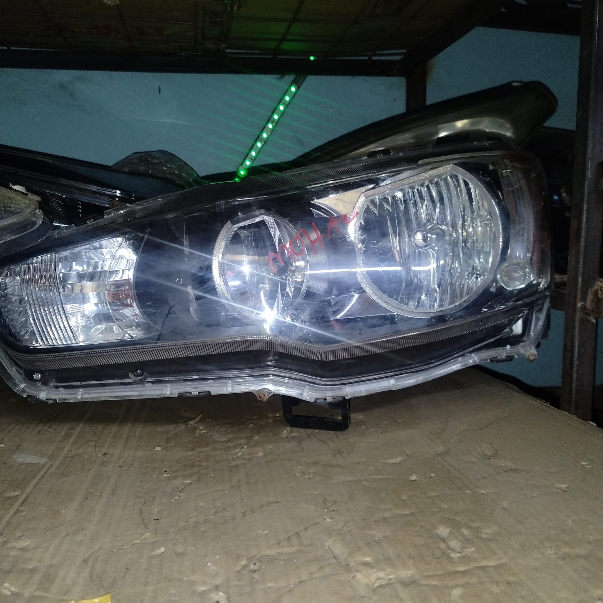 Mitsubishi Evolution 9 Headlight